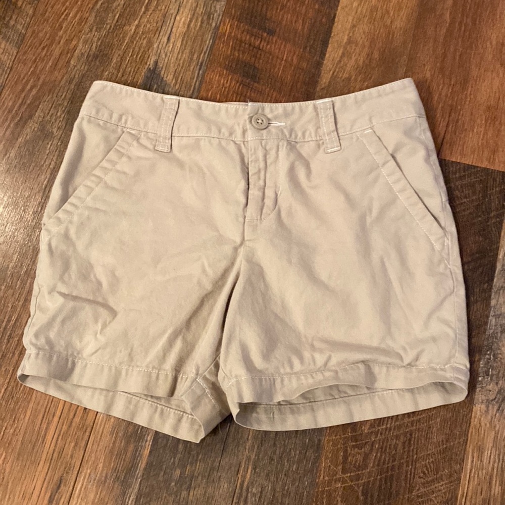 Columbia khaki shorts size 7/8